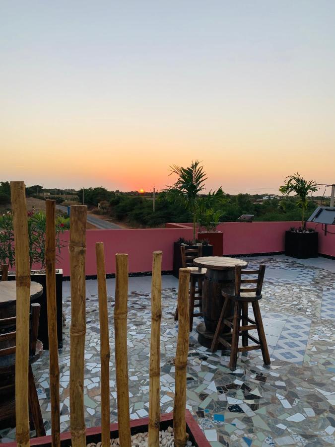 Le Diamant Noir Hotel Nguékokh Buitenkant foto