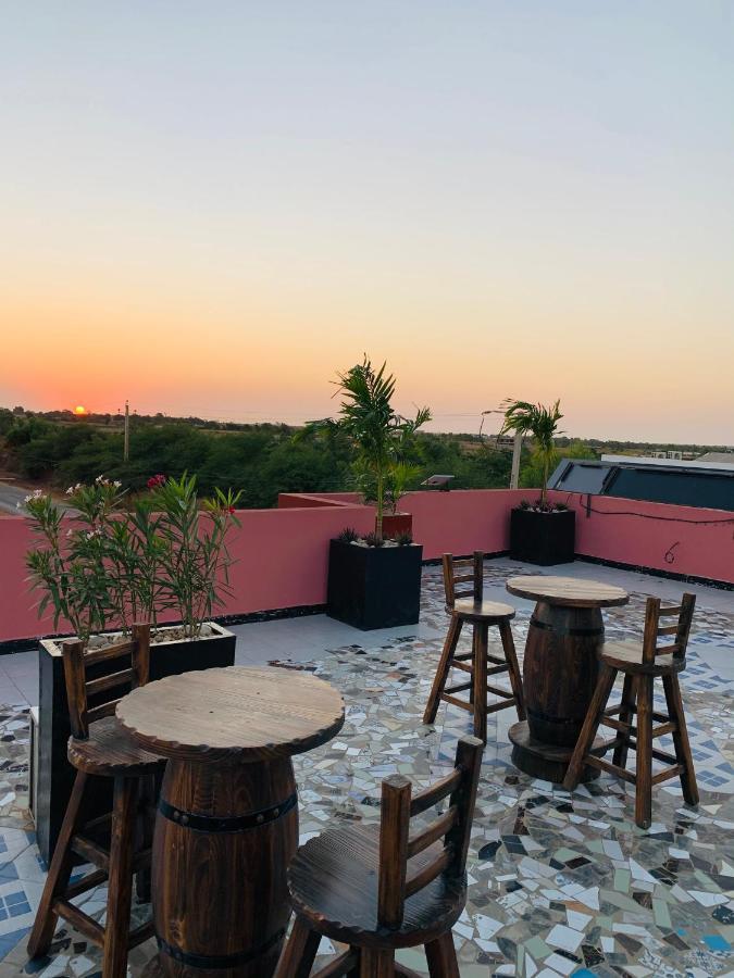 Le Diamant Noir Hotel Nguékokh Buitenkant foto
